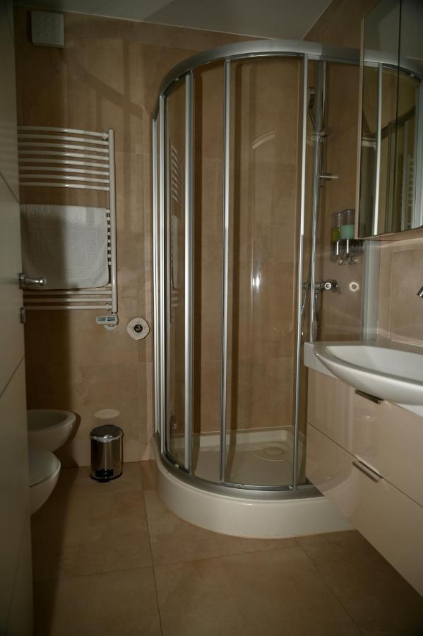 Sea Star Apartment Koper Buitenkant foto